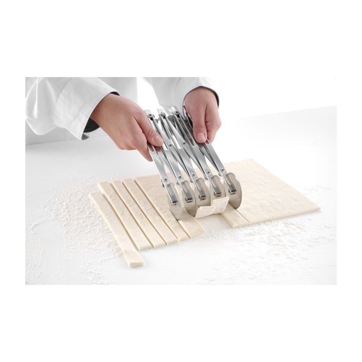 Rouleau multi-coupe avec 5 roulettes