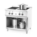 Cuisinière à induction avec 4 foyers