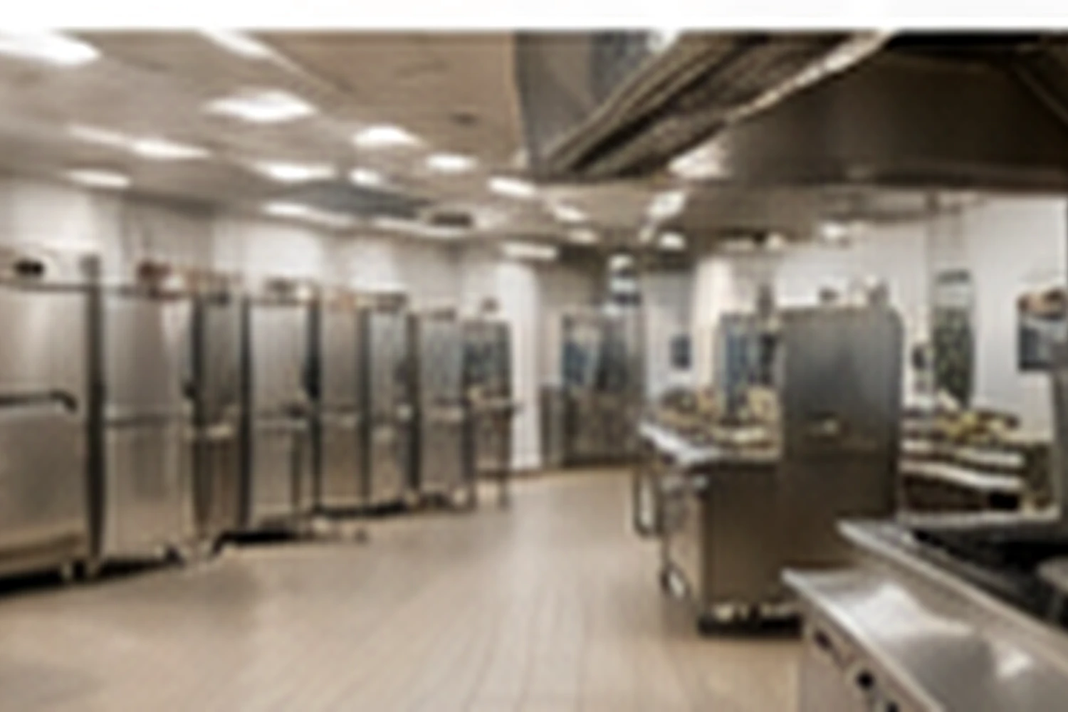Grande cuisine centrale équipée pour la restauration collective