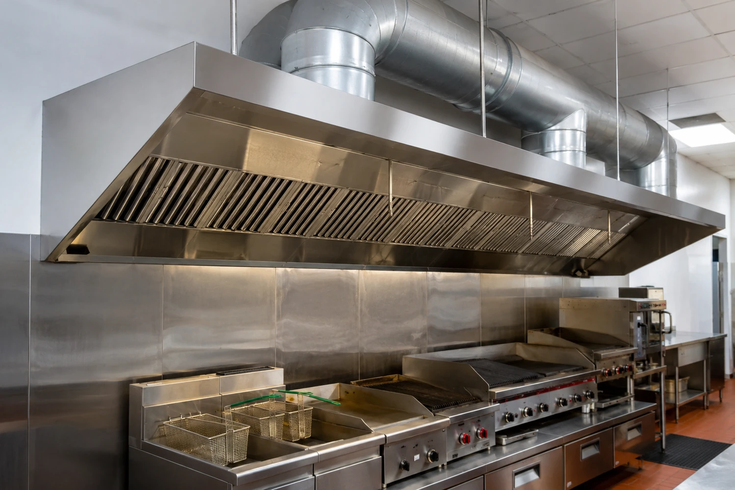 Hotte et ventilation professionnelle pour friterie